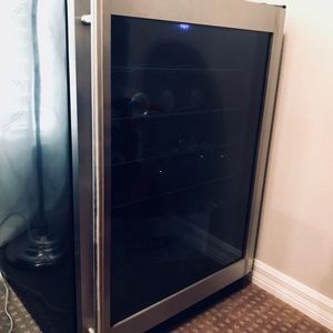 Wine cooler/Refrigerator